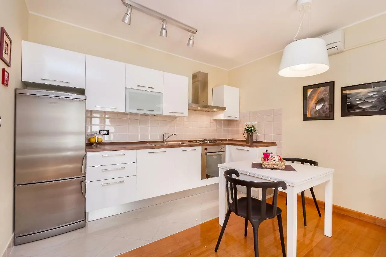 City Stylish Apartment Пула 0*,